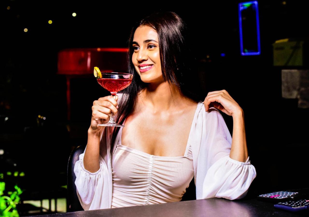 Bloom Hotel - Gachibowli Hyderabad Esterno foto