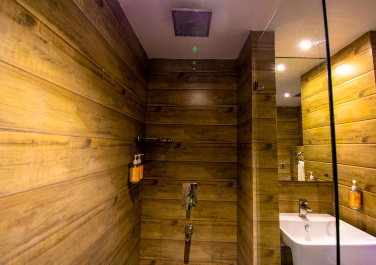 Bloom Hotel - Gachibowli Hyderabad Esterno foto