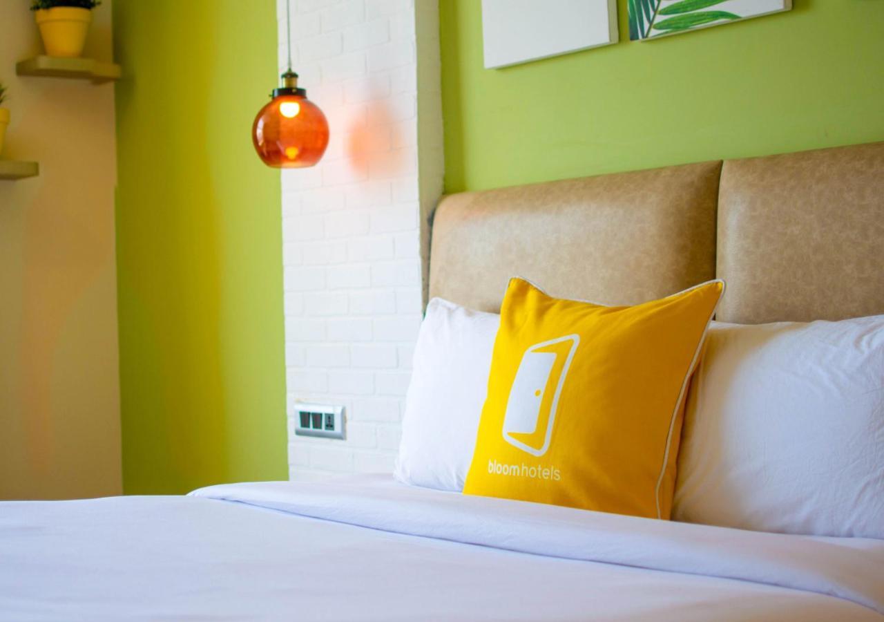 Bloom Hotel - Gachibowli Hyderabad Esterno foto